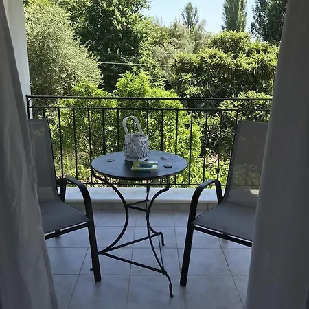 Giorgios Apartament Chorto